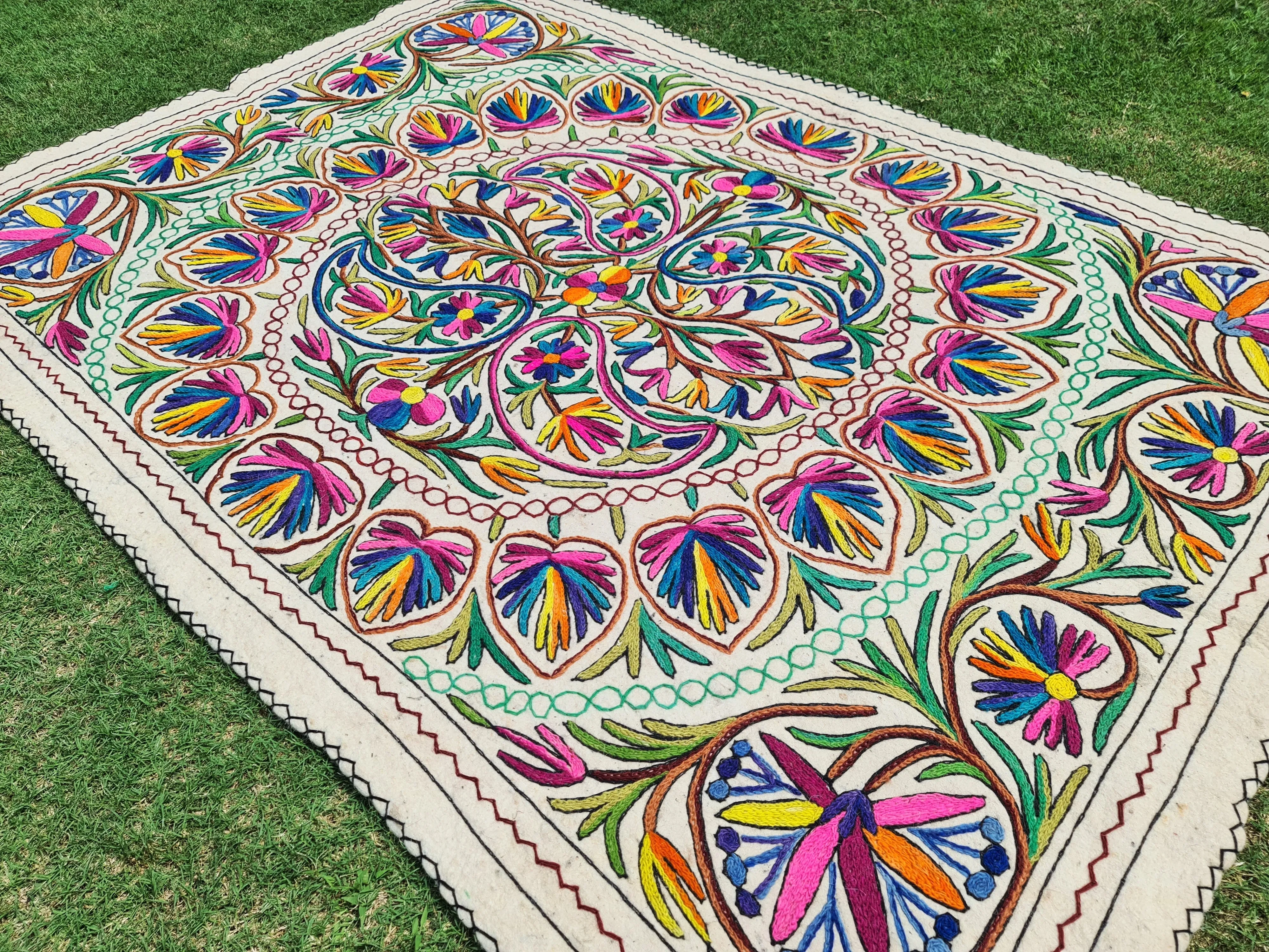 Hand-Felted 7x5 Wool Rug "Namda" from Kashmir - Unique Floral Embroidery on Sheep Wool Felt Base - Boho Decor for Cozy Floors and Artful Corners